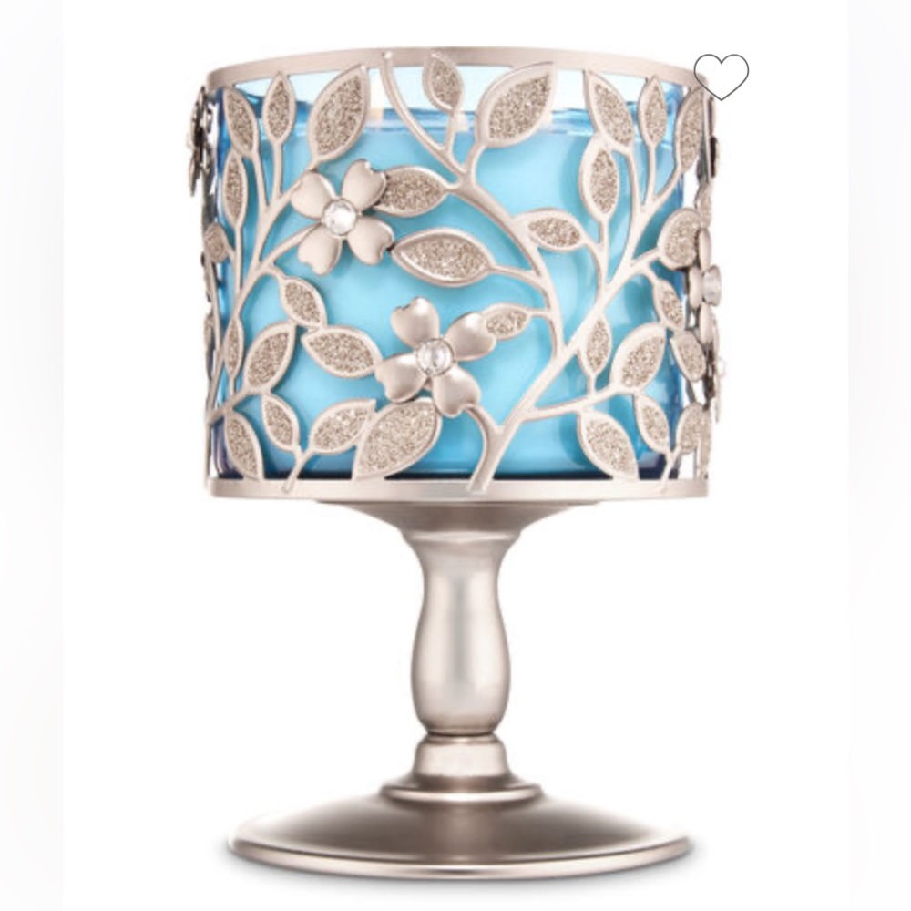 “DOGWOOD PEDESTAL” 3-Wick Candle Holder w/ sparkling look, Bath & Body Works NWT